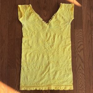 Woman’s Guess Yellow Top Size M